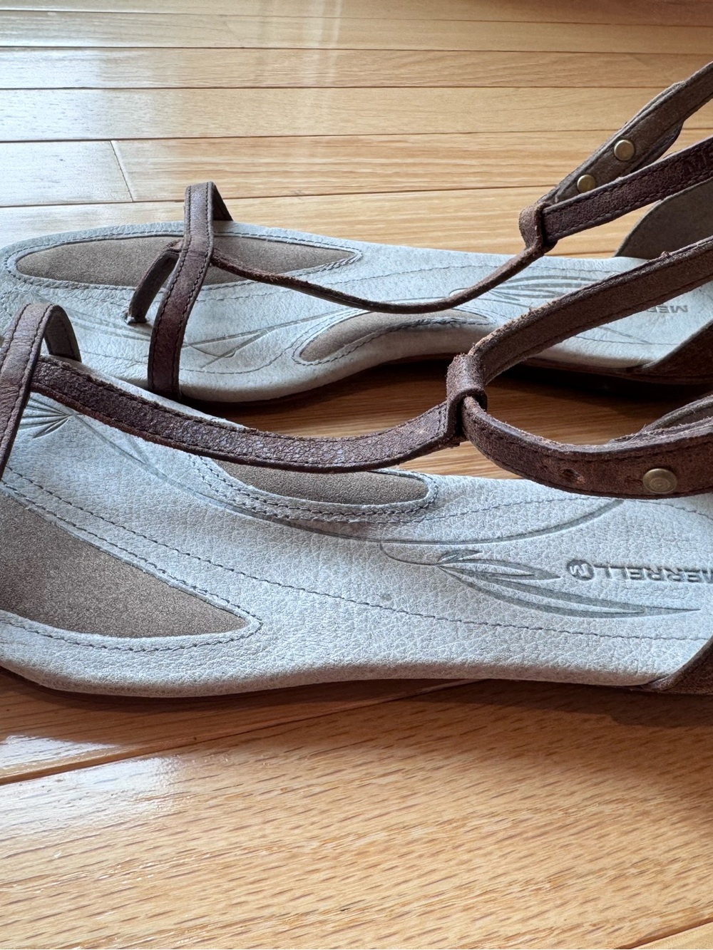 Women’s Merrell Brown T-Strap Ankle Sandals - Picture 3 of 5